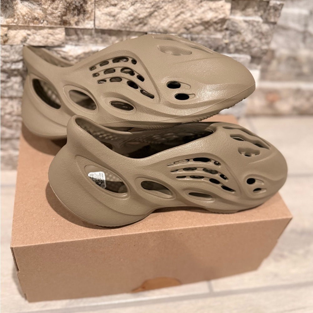 Slip-On Foam Clog in Olive Taupe